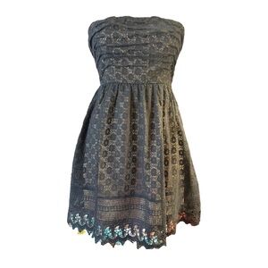 Delia’s Strapless Lace Dress W/ Tan Lining. NWOT. Size
Medium